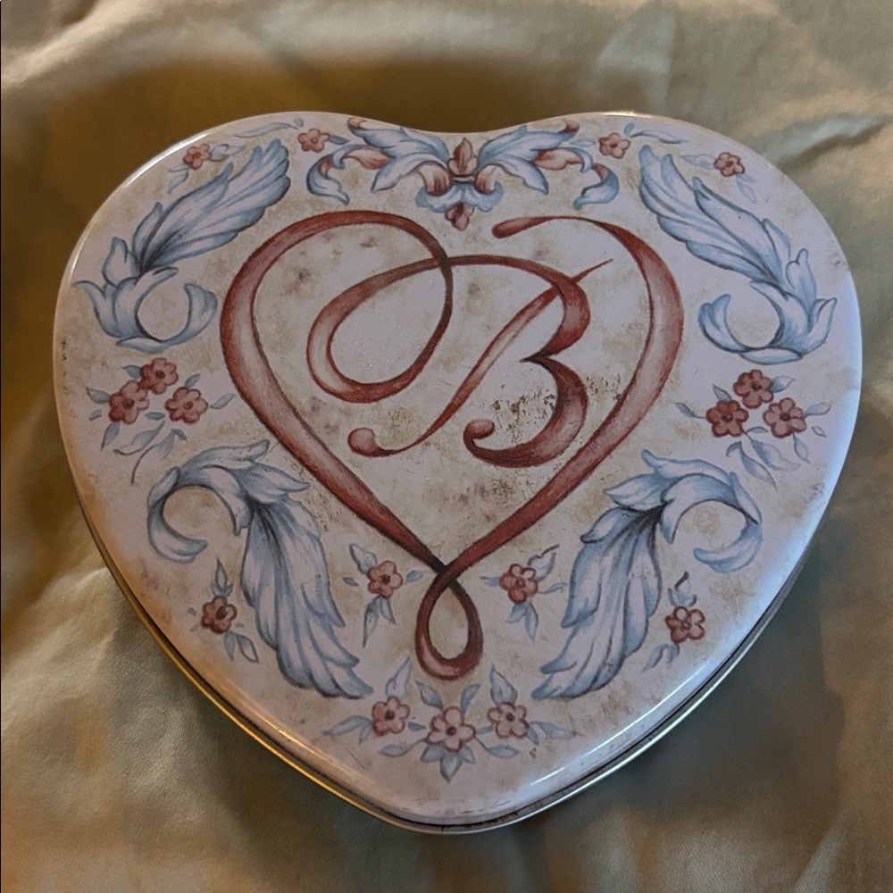 Vintage Brighton Floral Heart Tin. Empty exc condition